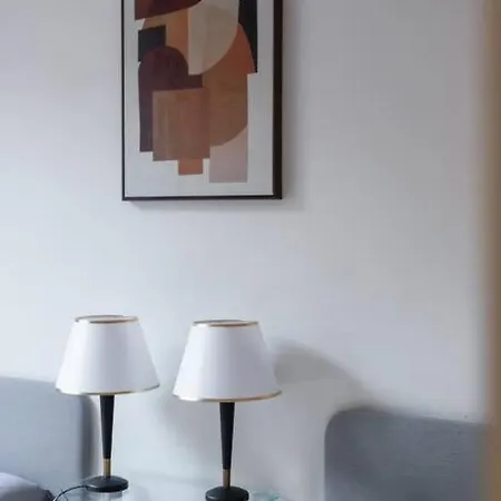 5 Min Walk To Champs-elysees, 2 Bedrooms, 5 Pers Paříž