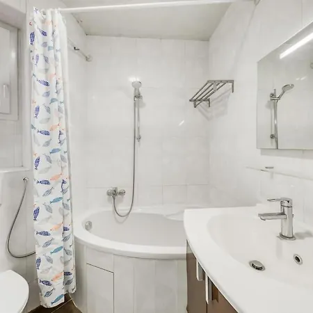 Apartmán 5 Min Walk To Champs-elysees, 2 Bedrooms, 5 Pers