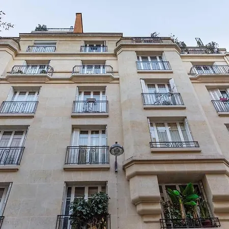 5 Min Walk To Champs-elysees, 2 Bedrooms, 5 Pers Paříž