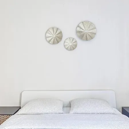 Apartmán 5 Min Walk To Champs-elysees, 2 Bedrooms, 5 Pers