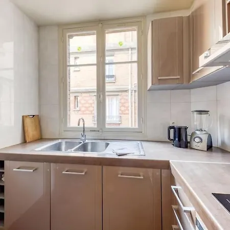 Apartmán 5 Min Walk To Champs-elysees, 2 Bedrooms, 5 Pers *