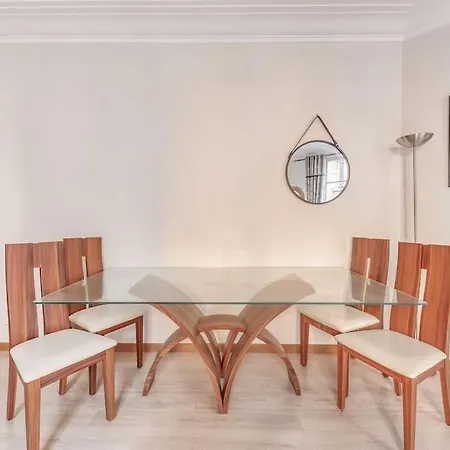 5 Min Walk To Champs-elysees, 2 Bedrooms, 5 Pers Apartmán Paříž